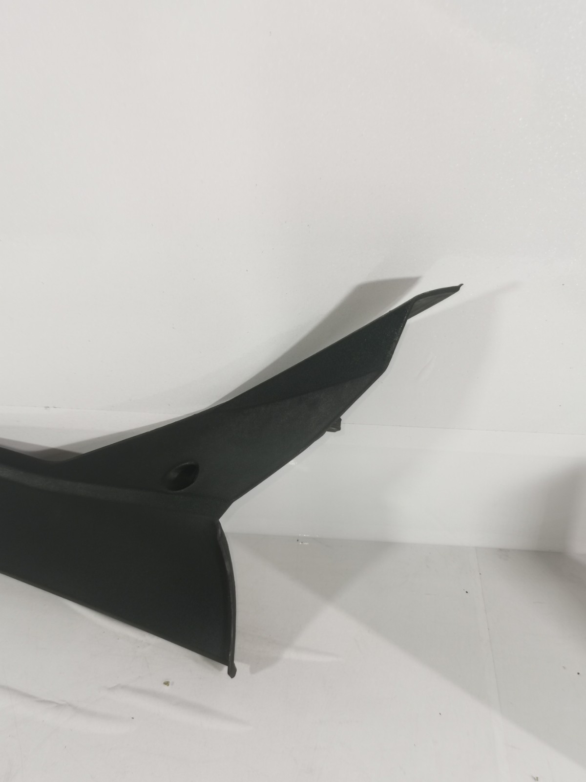 Triumph Sprint ST 1050 215NA 2007 – inner panel front Left 2301580 A128C