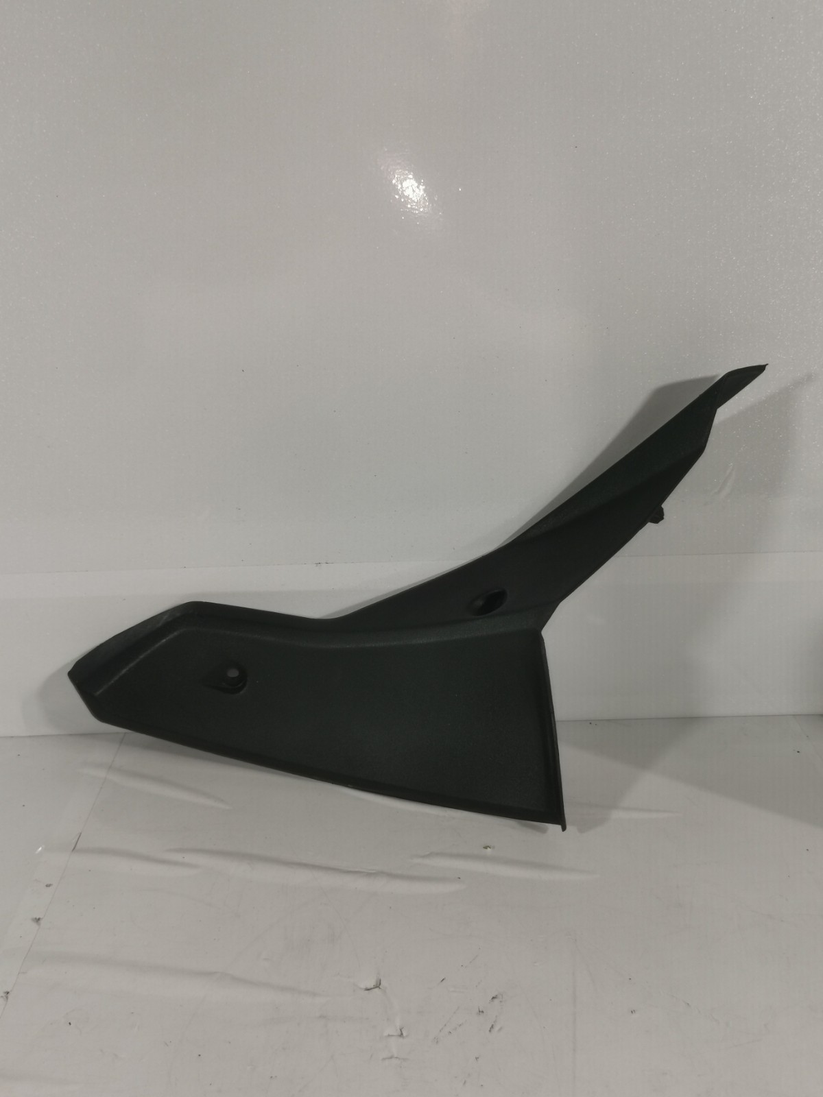 Triumph Sprint ST 1050 215NA 2007 – inner panel front Left 2301580 A128C