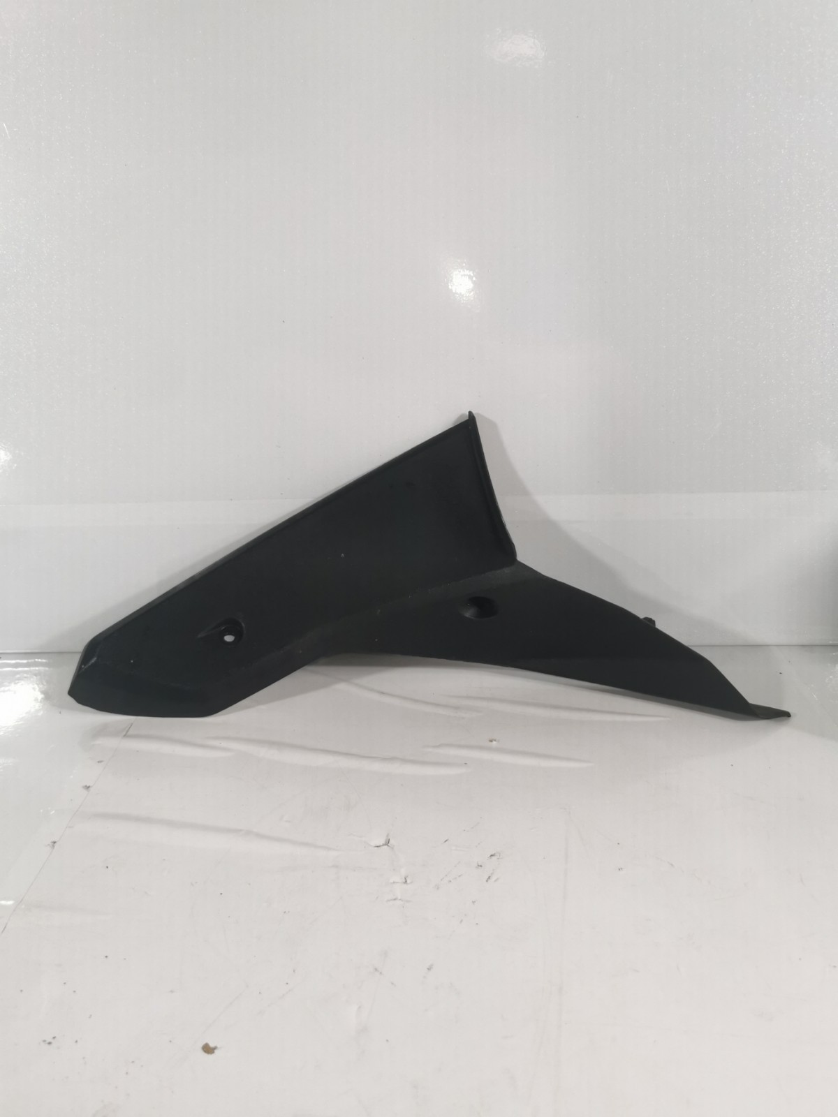 Triumph Sprint ST 1050 215NA 2007 – inner panel front Left 2301580 A128C