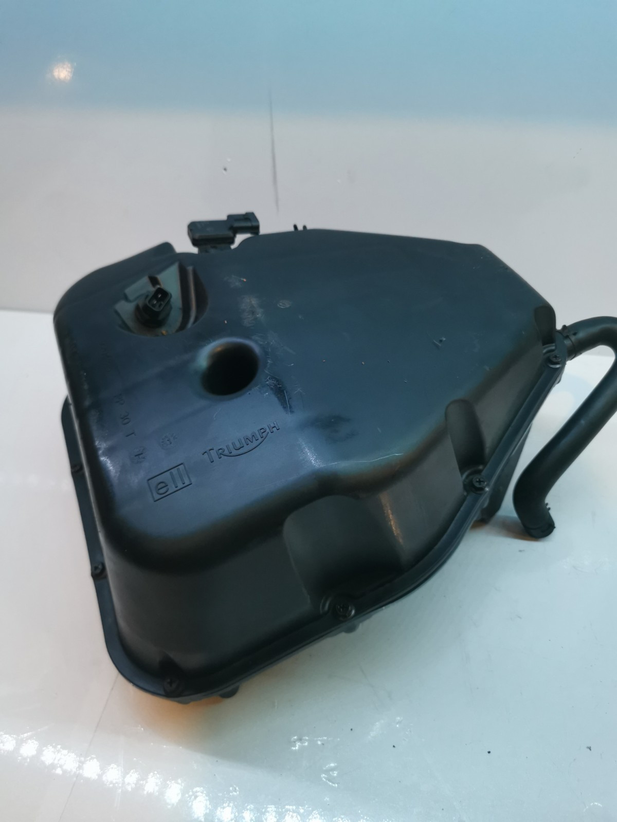 2010 TRIUMPH SPRINT ST 1050 Air Box