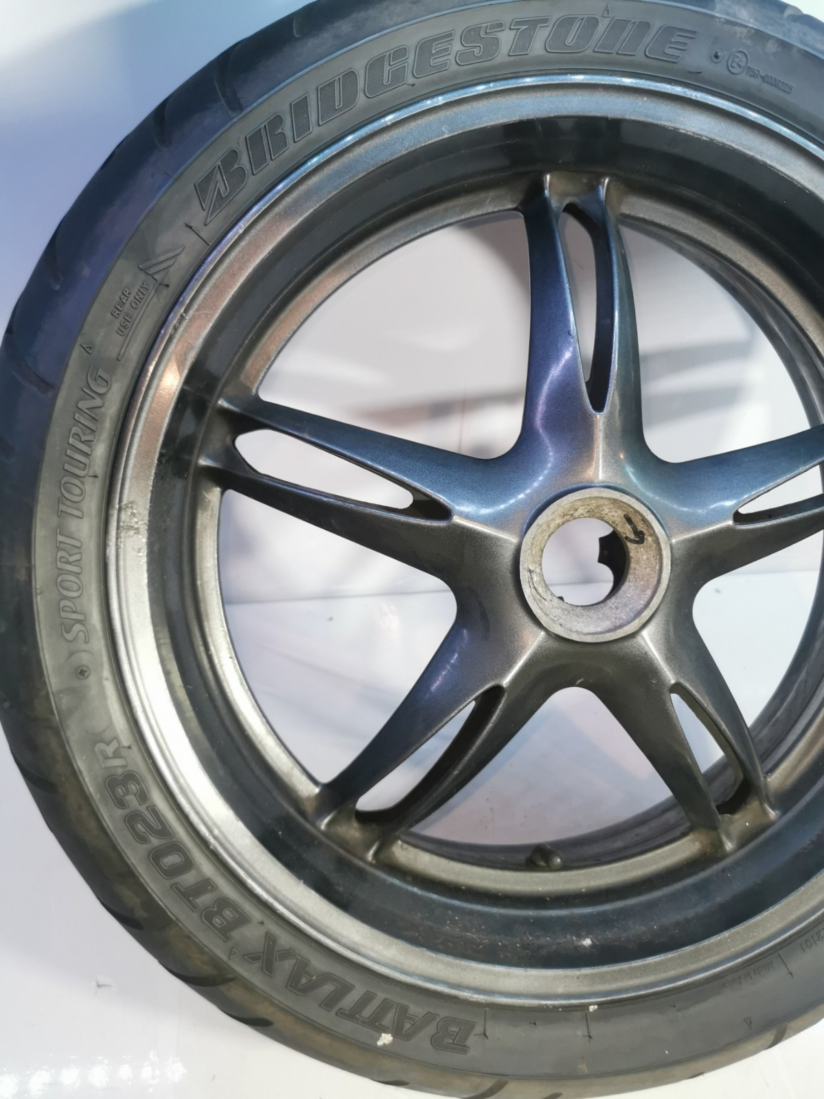 TRIUMPH SPRINT 1050 REAR WHEEL WITH TYRE TRIUMPH SPRINT WHEEL