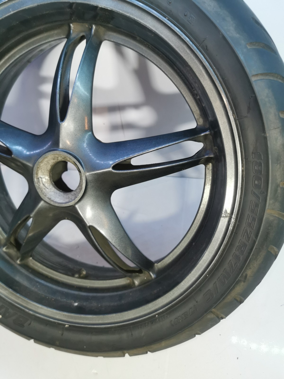 TRIUMPH SPRINT 1050 REAR WHEEL WITH TYRE TRIUMPH SPRINT WHEEL