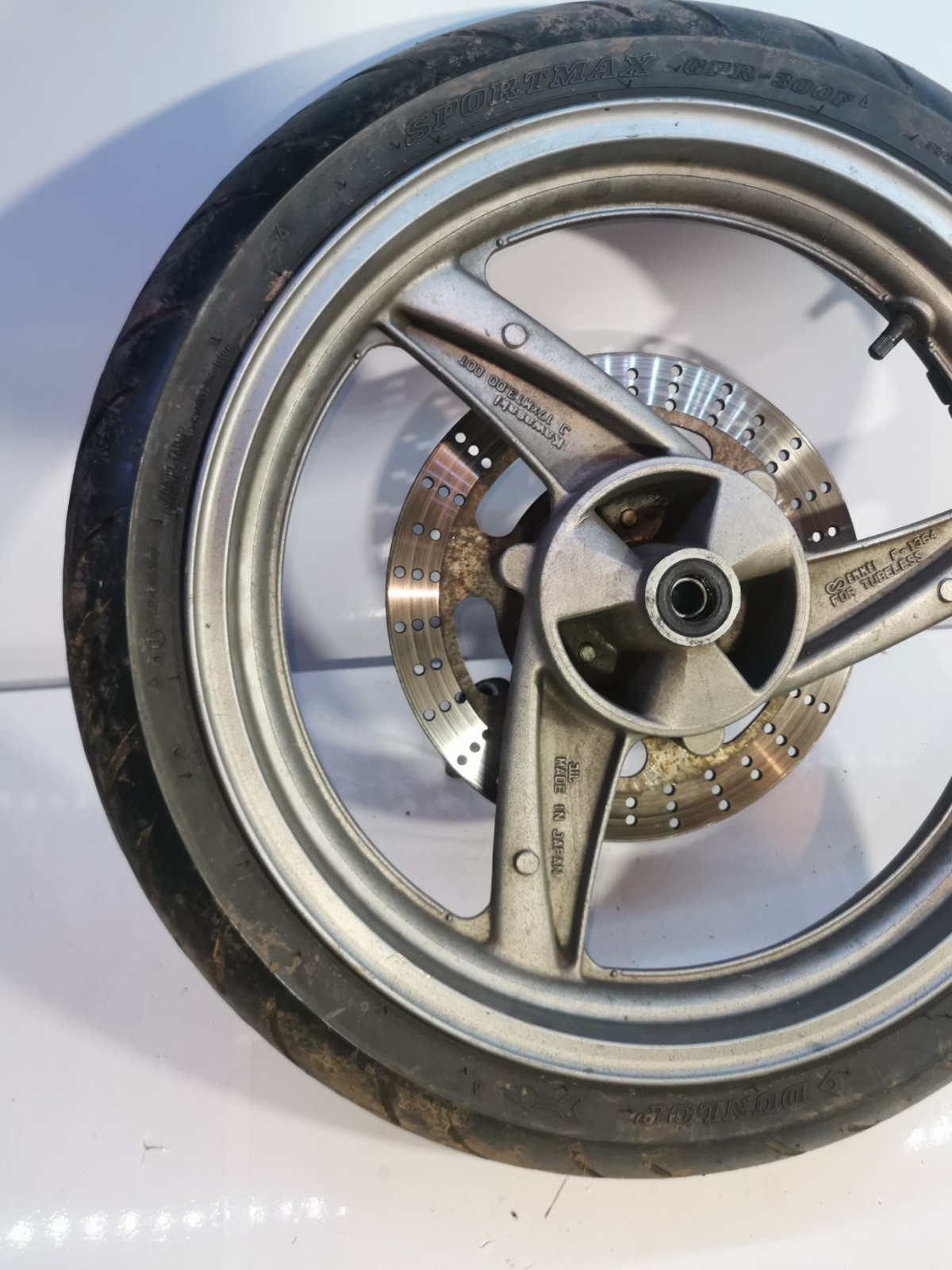 KAWASAKI ER5 ER500 FRONT WHEEL WITH TYRE