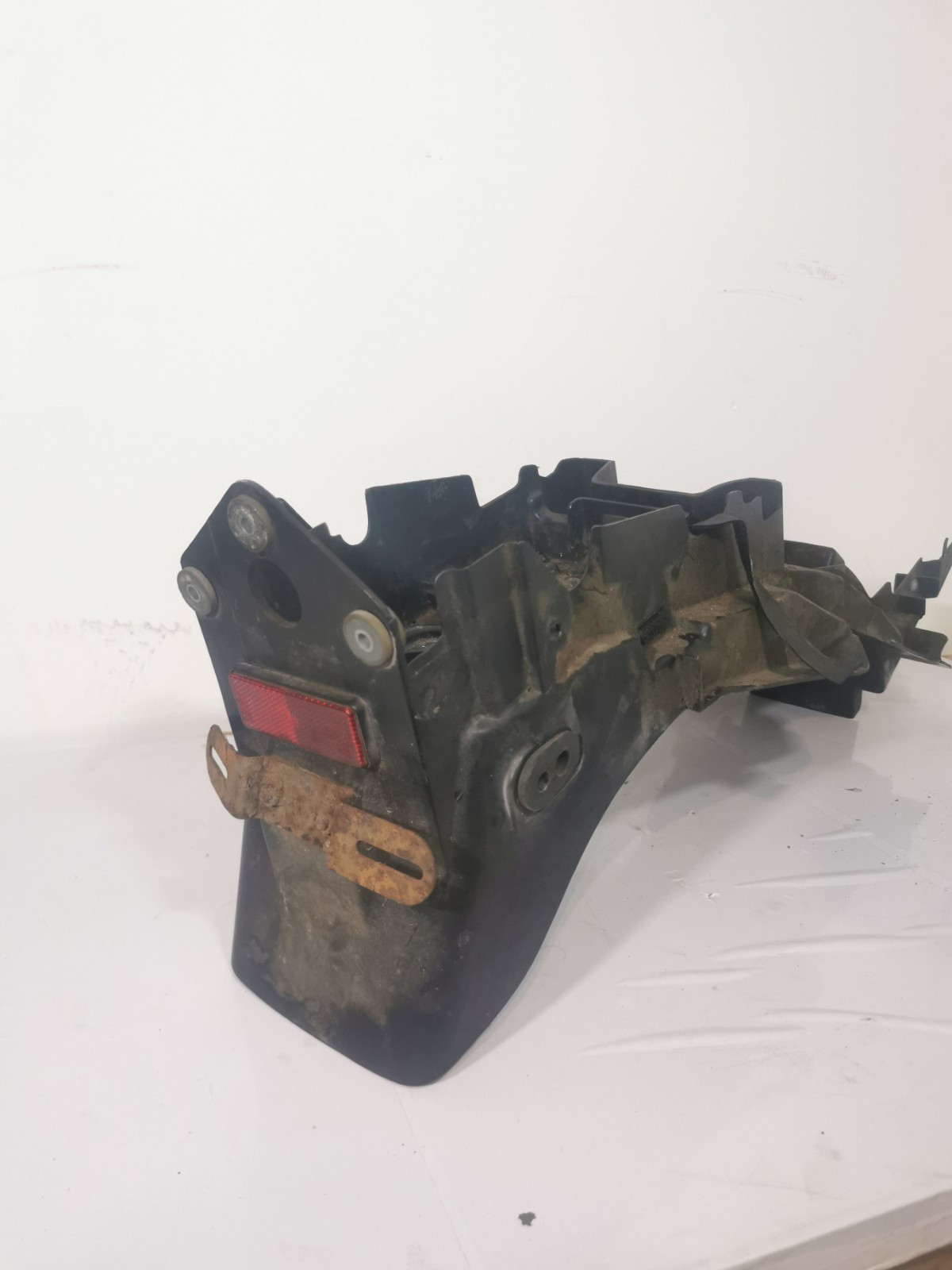 KAWASAKI ER5 ER500 2000 A4 : Rear Mudguard ' Battery Tray