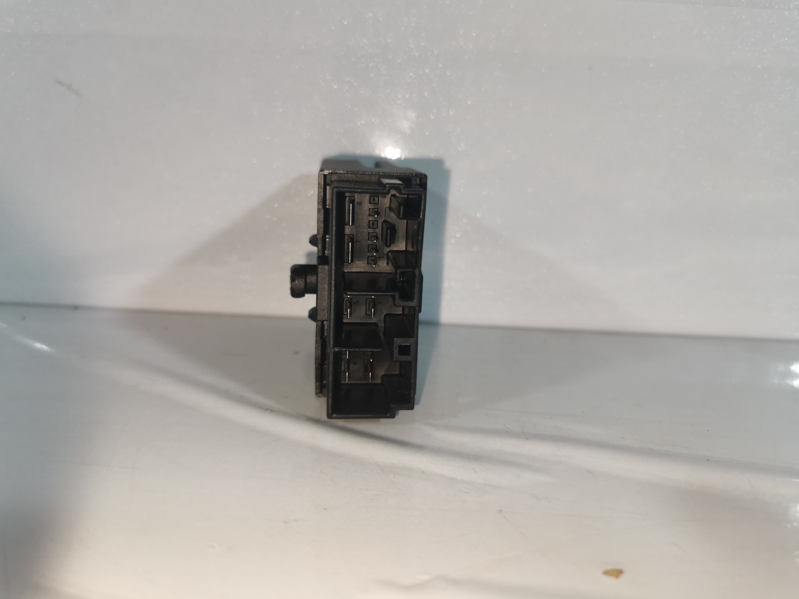 BMW 3 320D e92 seat control module switch 913004701 BGP12360