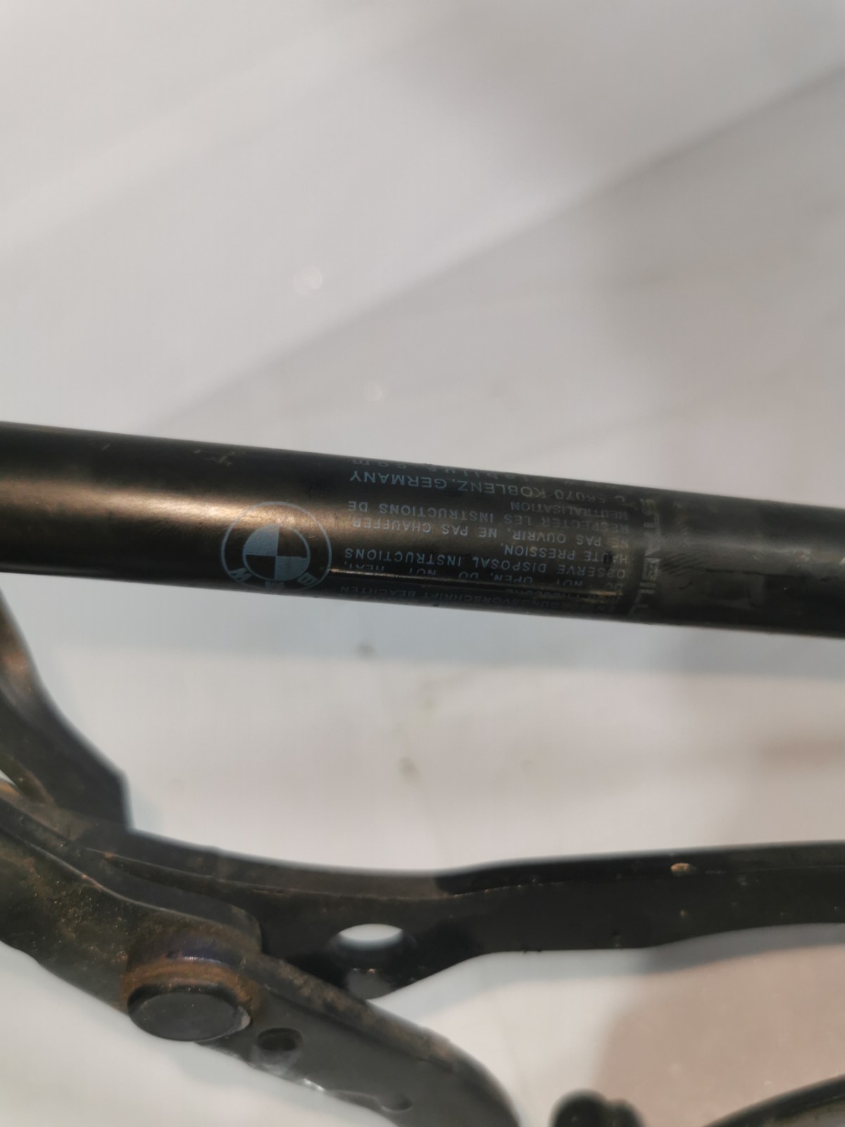 BMW 3 E90 E92 Convertible Trunk Lid Tailgate Hinge Left N/S Tiefseeblau Blue Bon