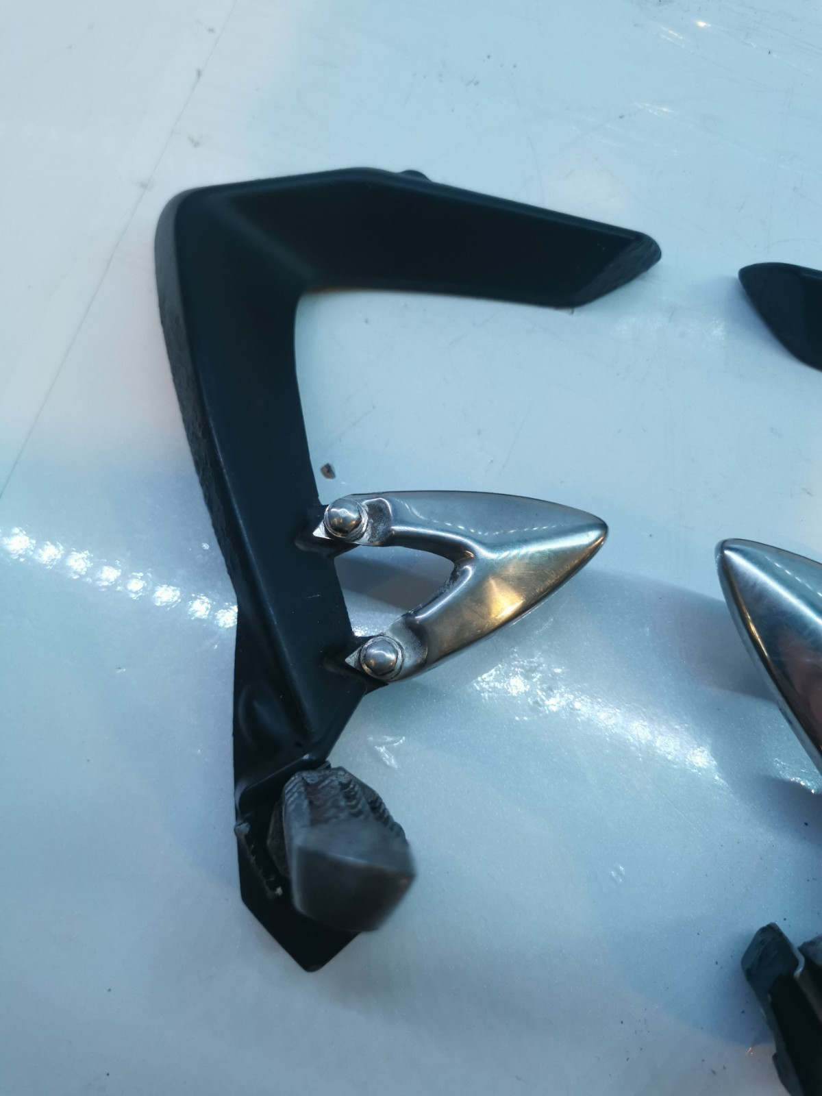 Triumph sprint st 1050 rear foot rest hangers pair