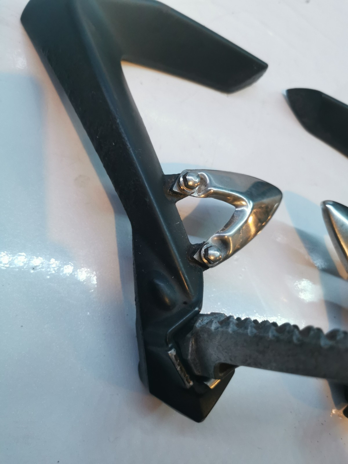 Triumph sprint st 1050 rear foot rest hangers pair