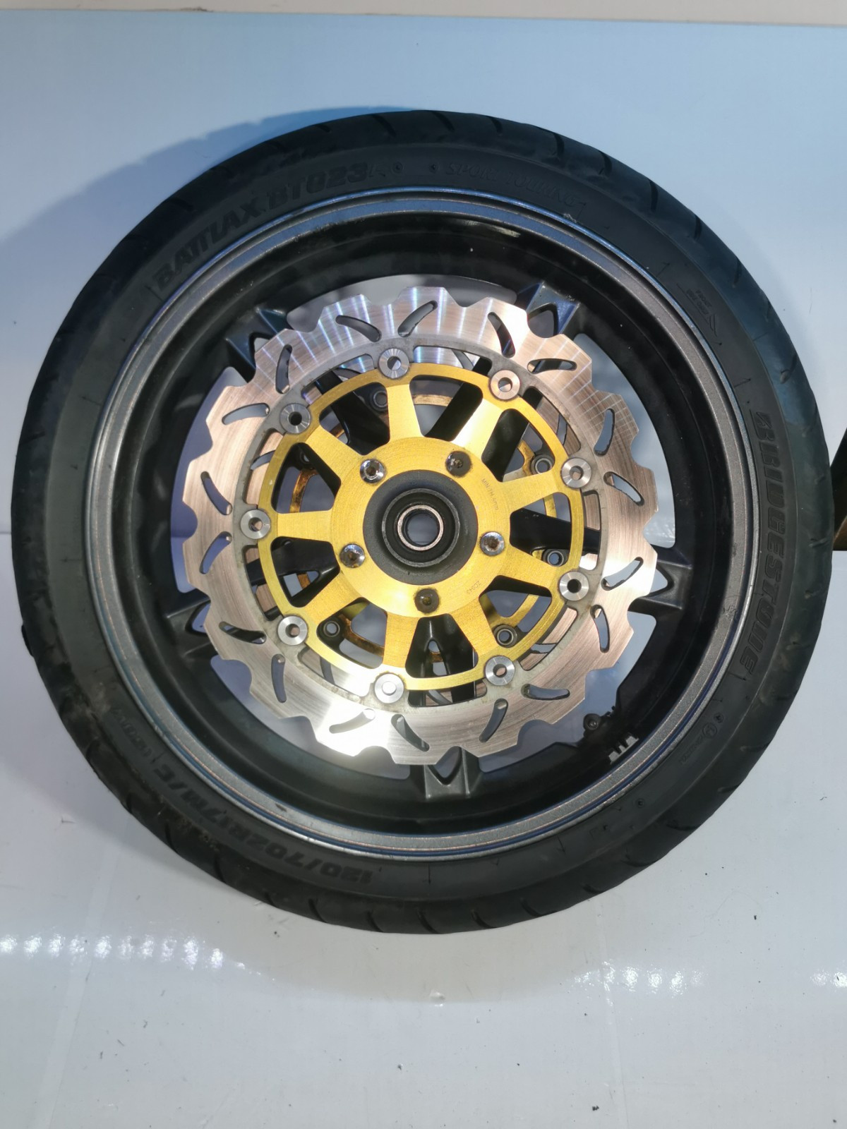 Triumph Sprint ST 1050 Front Wheel, Tyre + Brake Discs