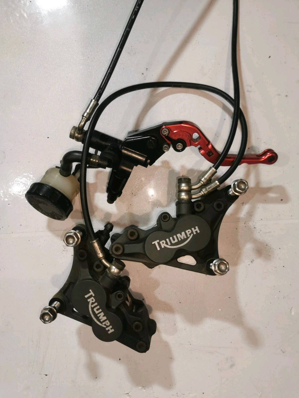 TRIUMPH SPRINT ST 1050 1050 BRAKE CALIPER FRONT AND BRAKE LEVER